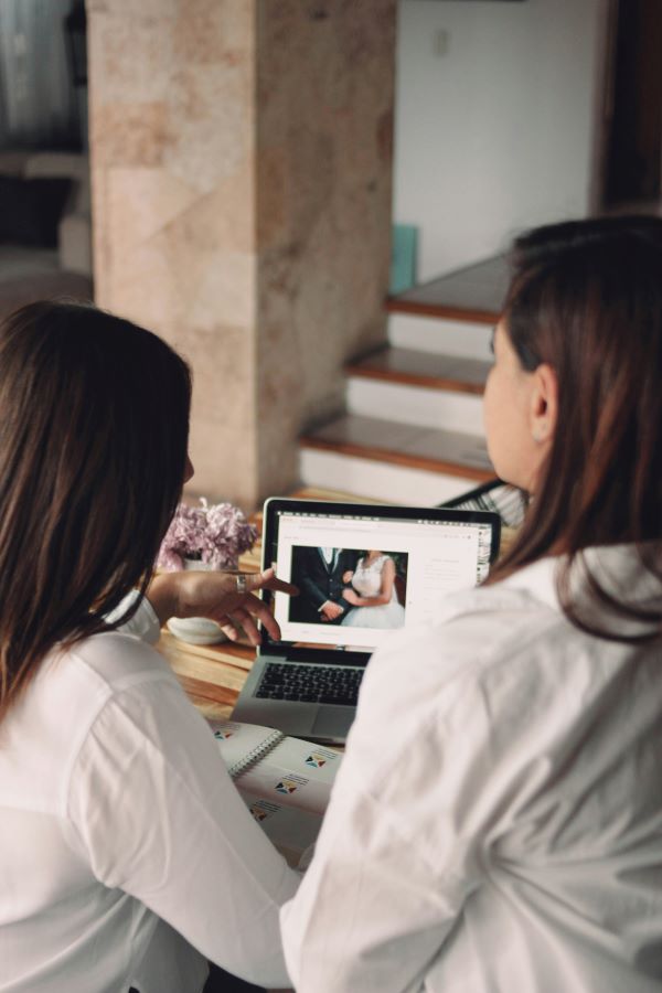 TRAVAIL WEDDING PLANNER